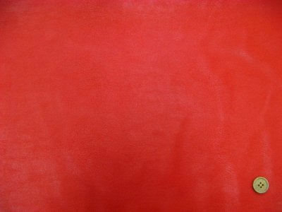 画像1: 合皮　１３５ｃｍ巾　ソフトレザー（伸縮性有り）はぎれ７０ｃｍ（赤）