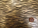 画像1: 合皮　ソフトレザー　タイガー柄　約１05ｃｍ幅×長さ約50cm　カットはぎれ (1)