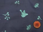 画像8: オシャレな刺繍入り!!　撥水加工　小鳥と木の実柄　ナイロンオックス刺繍生地 (8)