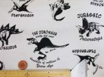 画像3: ☆グレースケール調　シンプルダイナソー・恐竜柄　オックス生地　はぎれ１ｍ（グレージュ） (3)