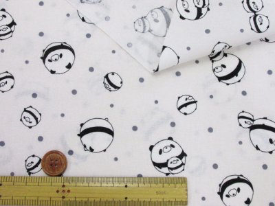 画像1: (3)まんまるパンダ・ぱんだ柄　シーチング生地　はぎれ７０ｃｍ(オフホワイト)