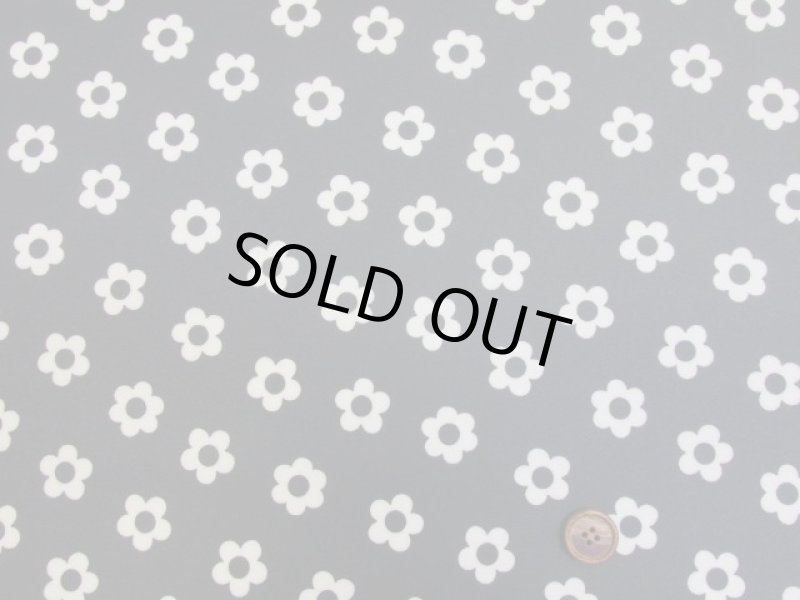 画像2: フェミニンフラワー　フワラー・花柄　オックス生地　ラミネートはぎれ６０ｃｍ↑(ブラック) (2)