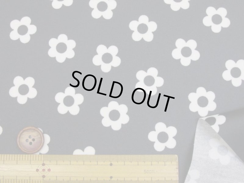 画像3: フェミニンフラワー　フワラー・花柄　オックス生地　ラミネートはぎれ６０ｃｍ↑(ブラック) (3)