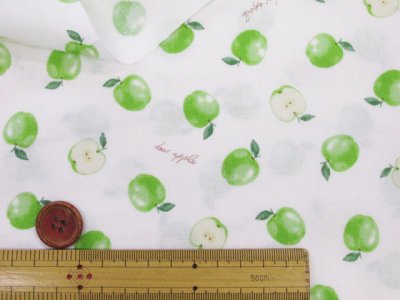 画像2: 可愛いりんご アップル・りんご柄 シーチング生地 コスモテキスタイル