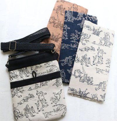 画像2: 和柄 鳥獣戯画 むら糸 藍染調 プリント モーリークロス生地