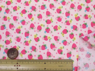画像3: YUWA 有輪商店 松山敦子さん キュートベリー イチゴ・苺柄 シャーティング生地 ラミネート つや消し
