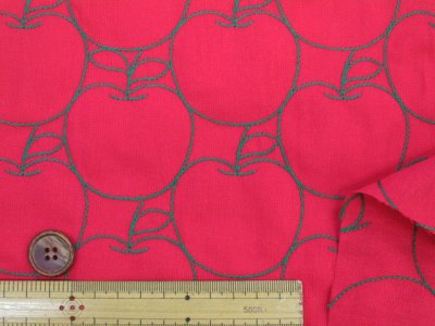 画像3: 毎年完売の人気生地!!　刺繍幅約96cm　アップル・りんご・林檎・リンゴ柄　シーチング生地