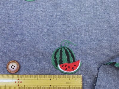画像2: かわいい刺繍!! 刺繍幅約100cm ヒマワリ・スイカ・パイナップル 刺繍ダンガリー生地