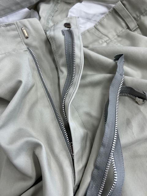 洋服のお直し　ファスナー交換(ズボンチャックの取り換え)